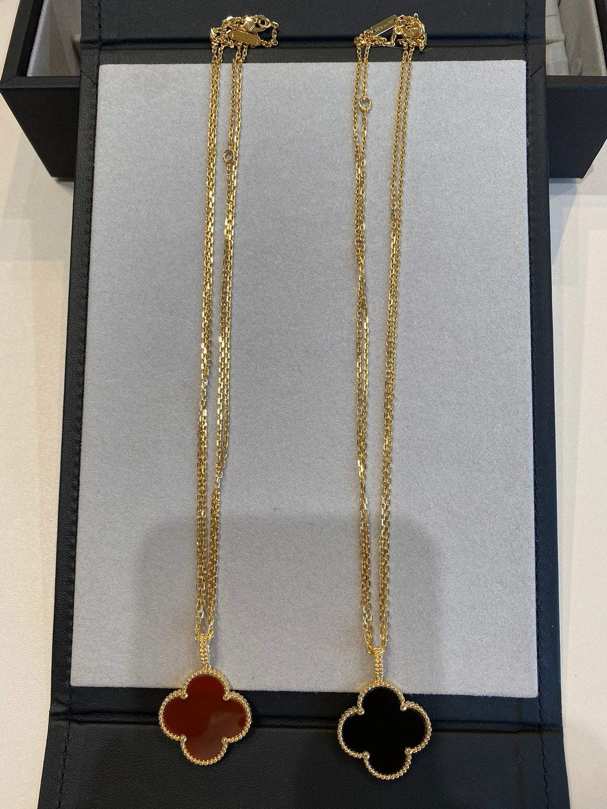 [Zalyn Jewelry ]CLOVER 25MM NECKLACE GOLD CARNELIAN