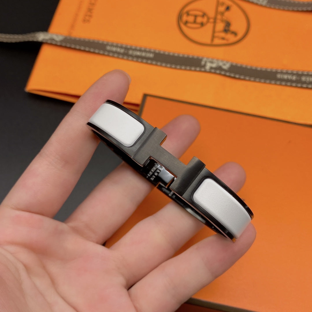 [Zalyn]H BRACELET 12MM BLACK WHITE CERAMIC