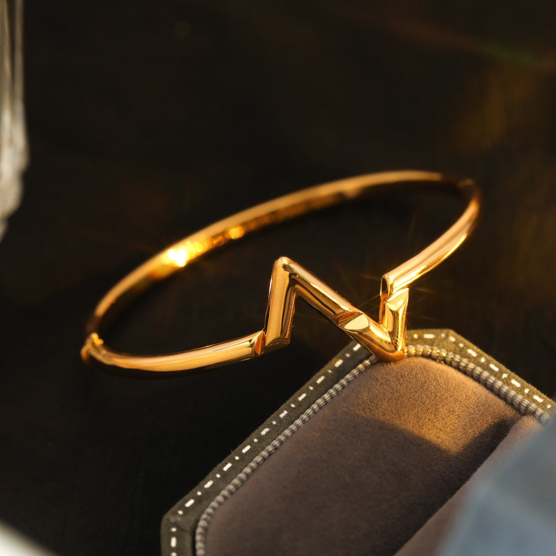 [Zalyn]VOLTE UPSITE DOWN BRACELET