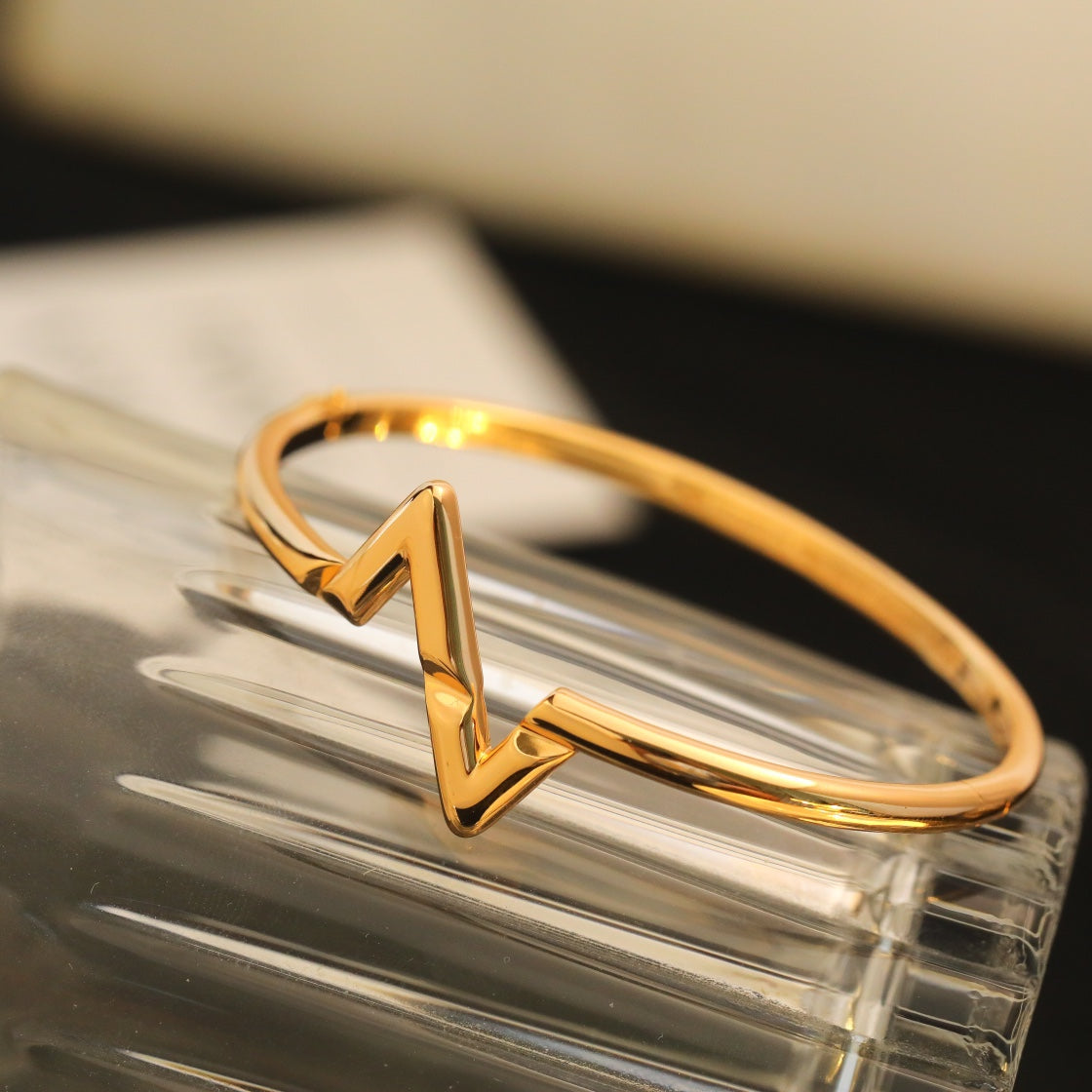[Zalyn]VOLTE UPSITE DOWN BRACELET
