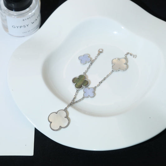 [Zalyn Jewelry ]CLOVER BRACELET 5 MOTIFS MOP CHALCEDONY SILVER