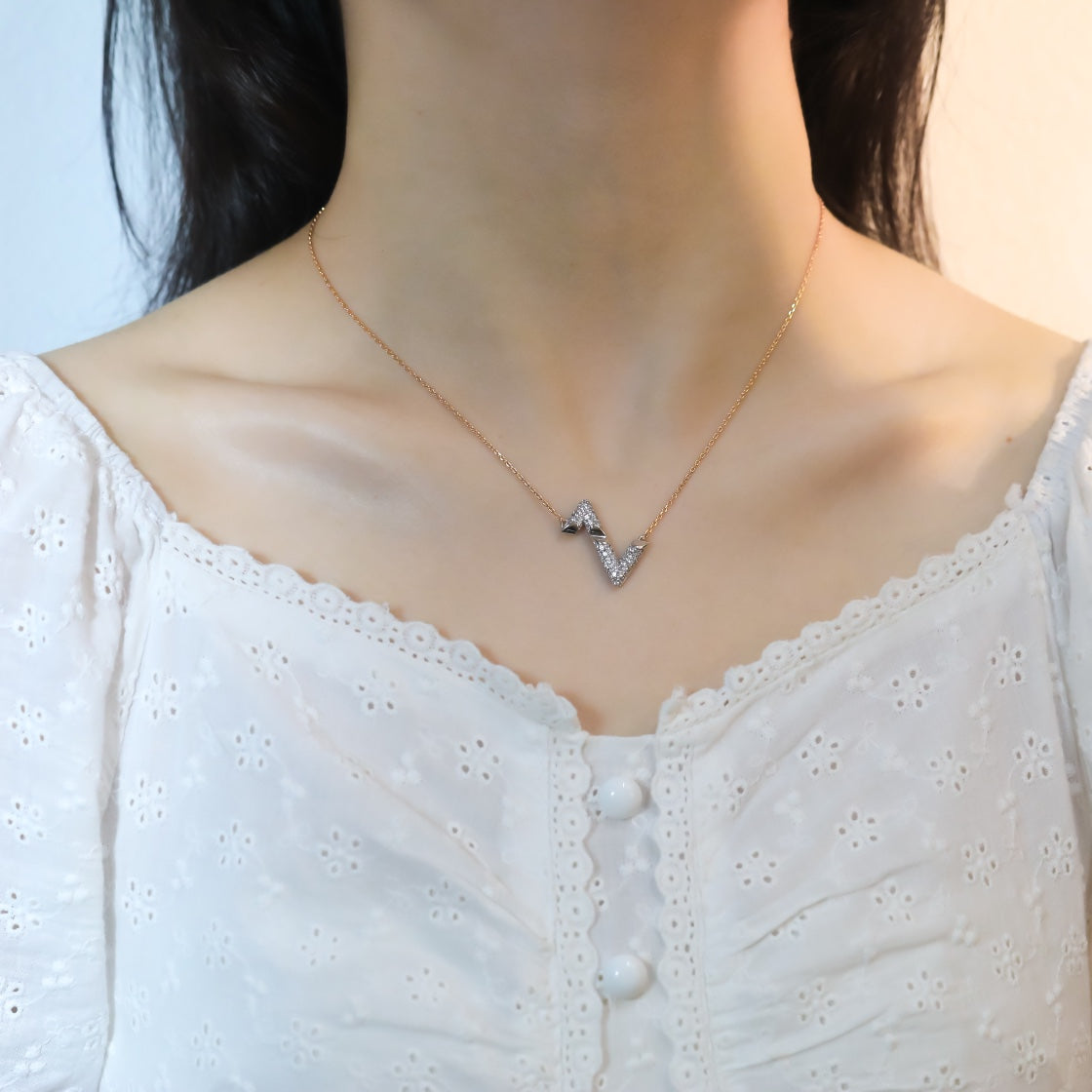 [Zalyn]VOLT SILVER DIAMOND PEDANT NECKLACE