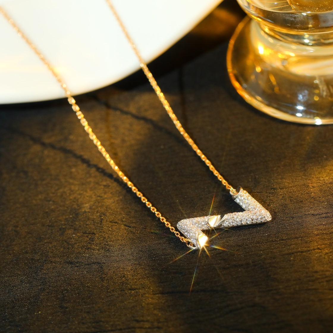 [Zalyn]VOLT SILVER DIAMOND PEDANT NECKLACE