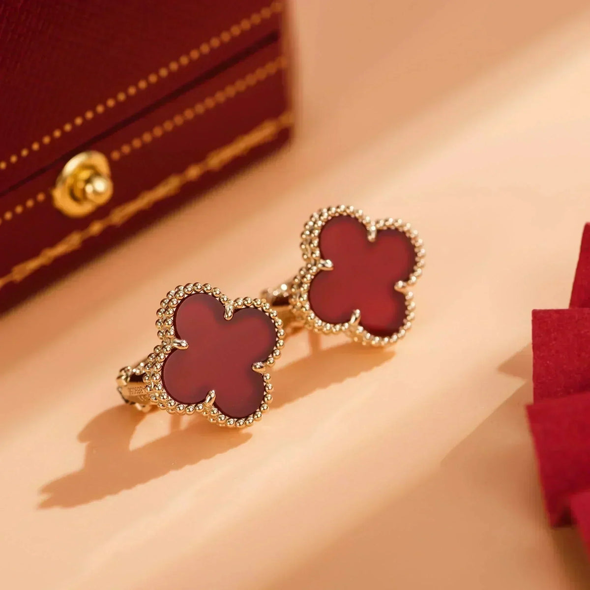 [Zalyn Jewelry ]CLOVER MEDIUM 1 MOTIFS CARNELIAN  EARRINGS
