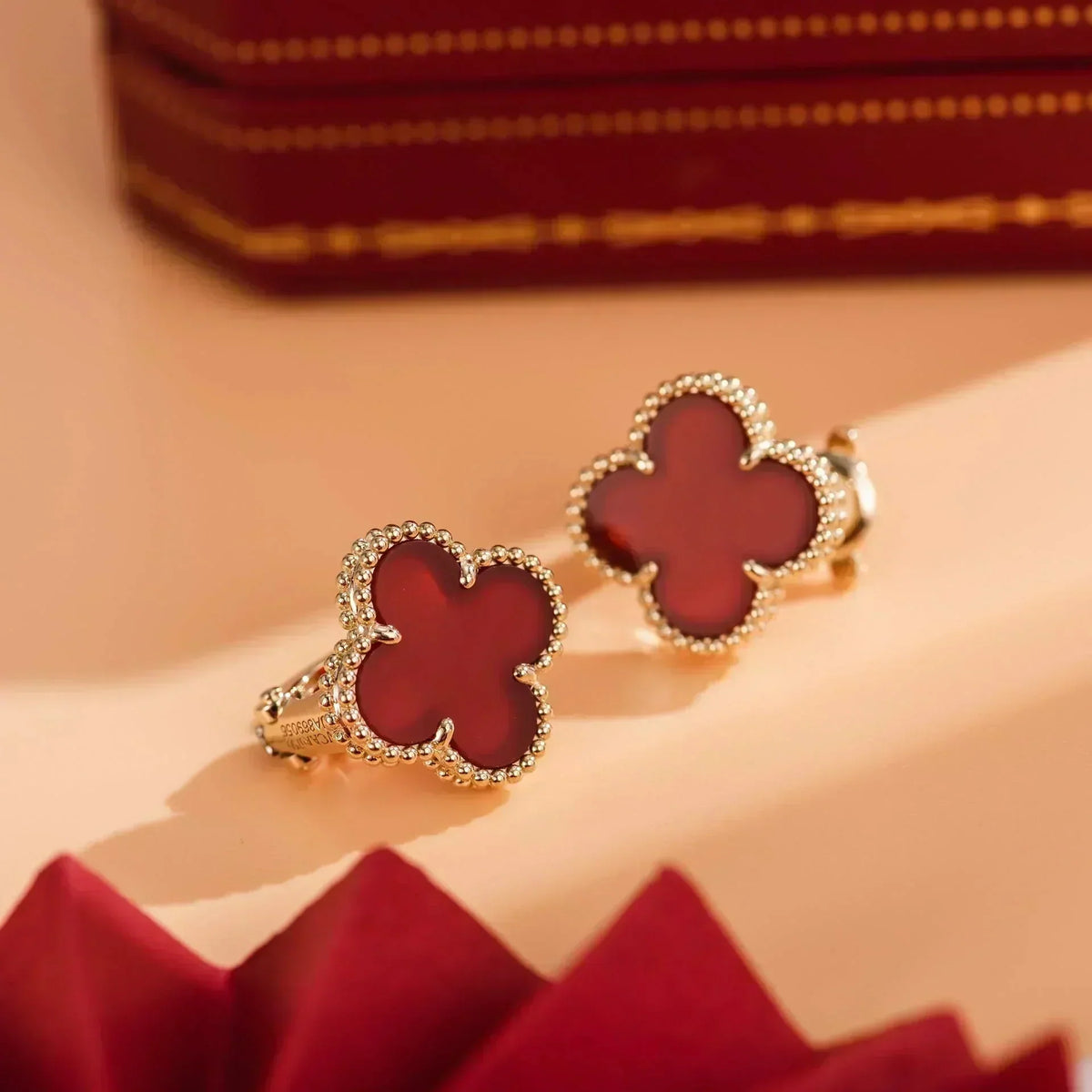 [Zalyn Jewelry ]CLOVER MEDIUM 1 MOTIFS CARNELIAN  EARRINGS