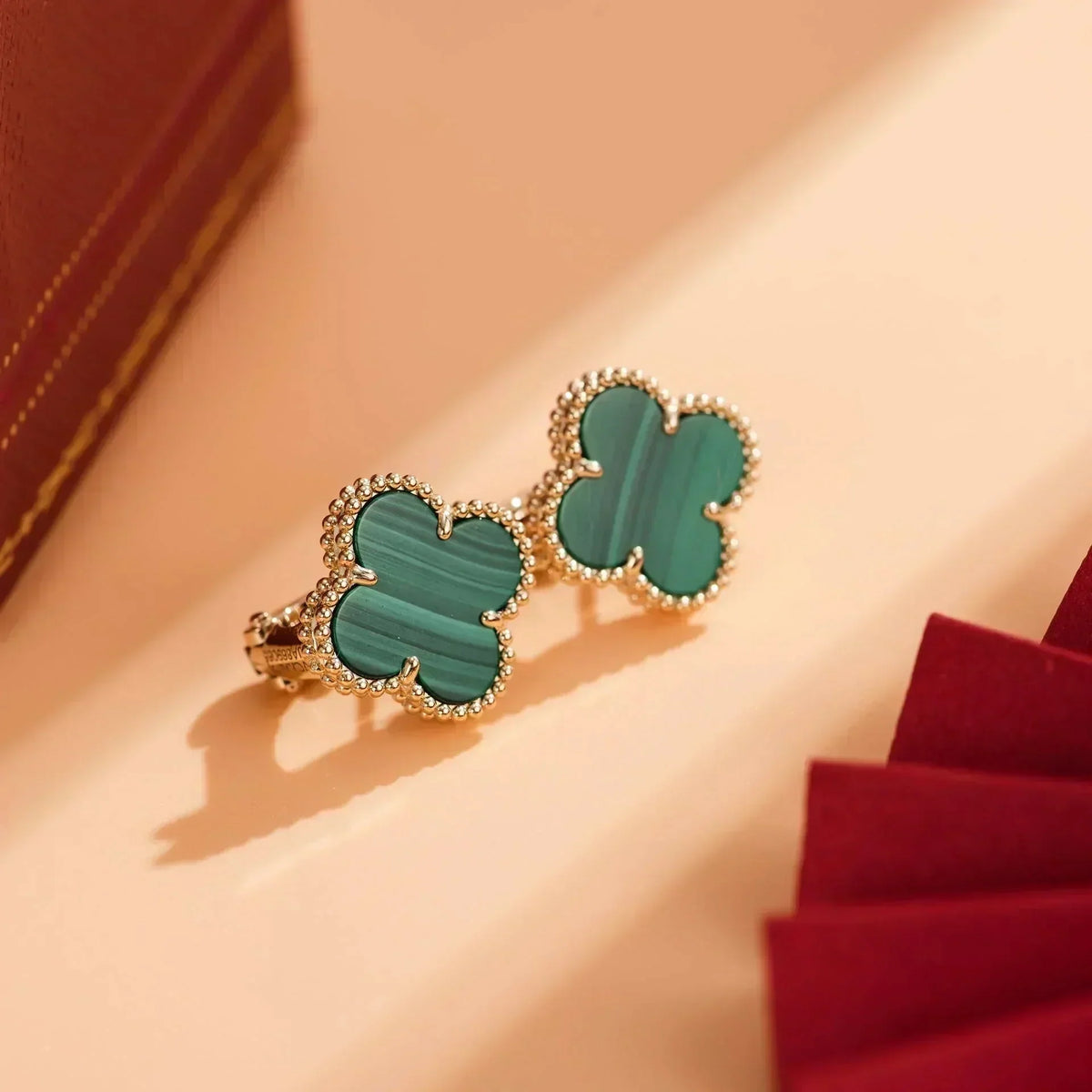 [Zalyn Jewelry ]CLOVER MEDIUM 1 MOTIFS MALACHITE  EARRINGS
