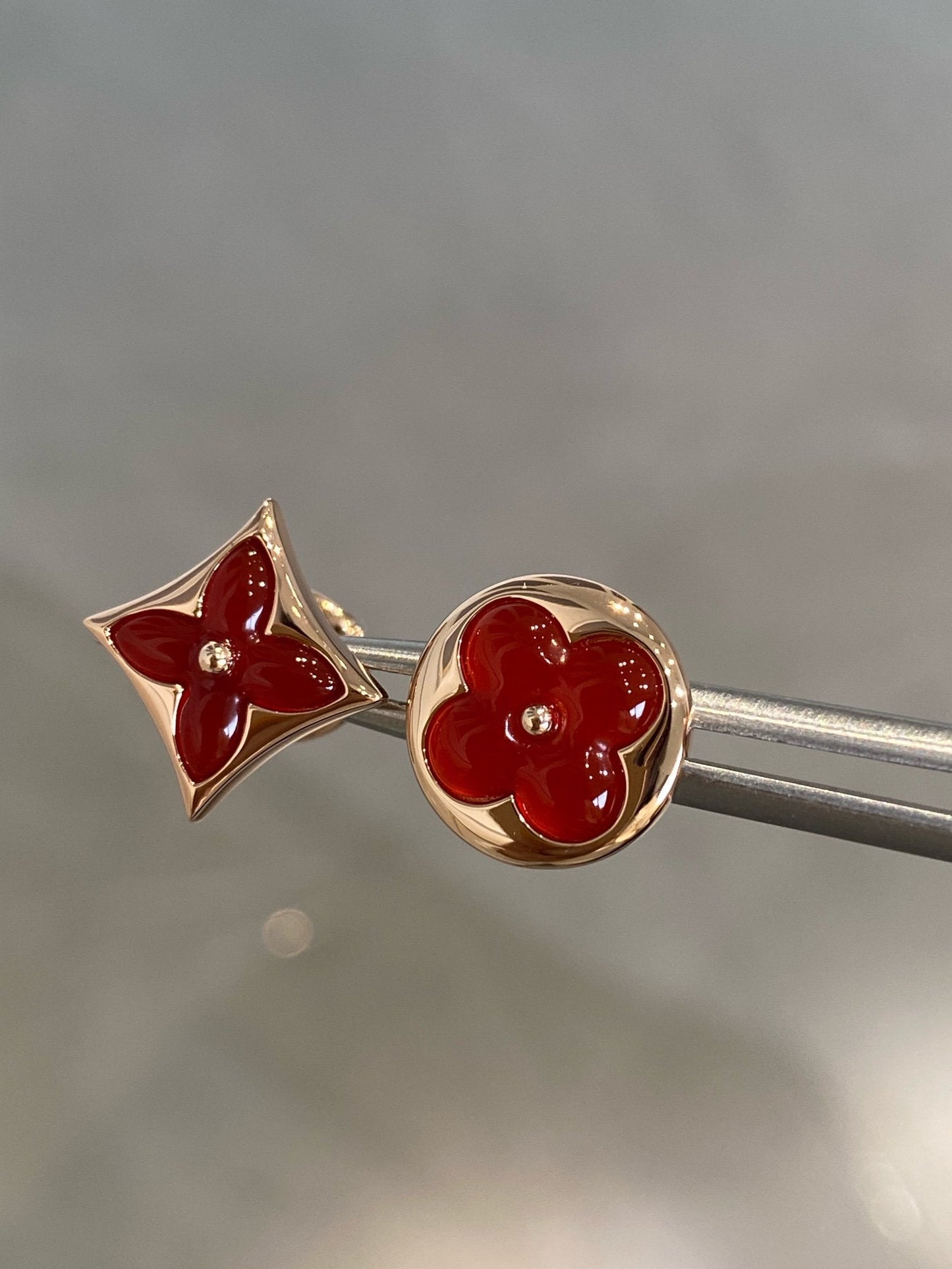 [Zalyn]STAR AND SUN ROSE GOLD CARNELIAN STUD EARRINGS