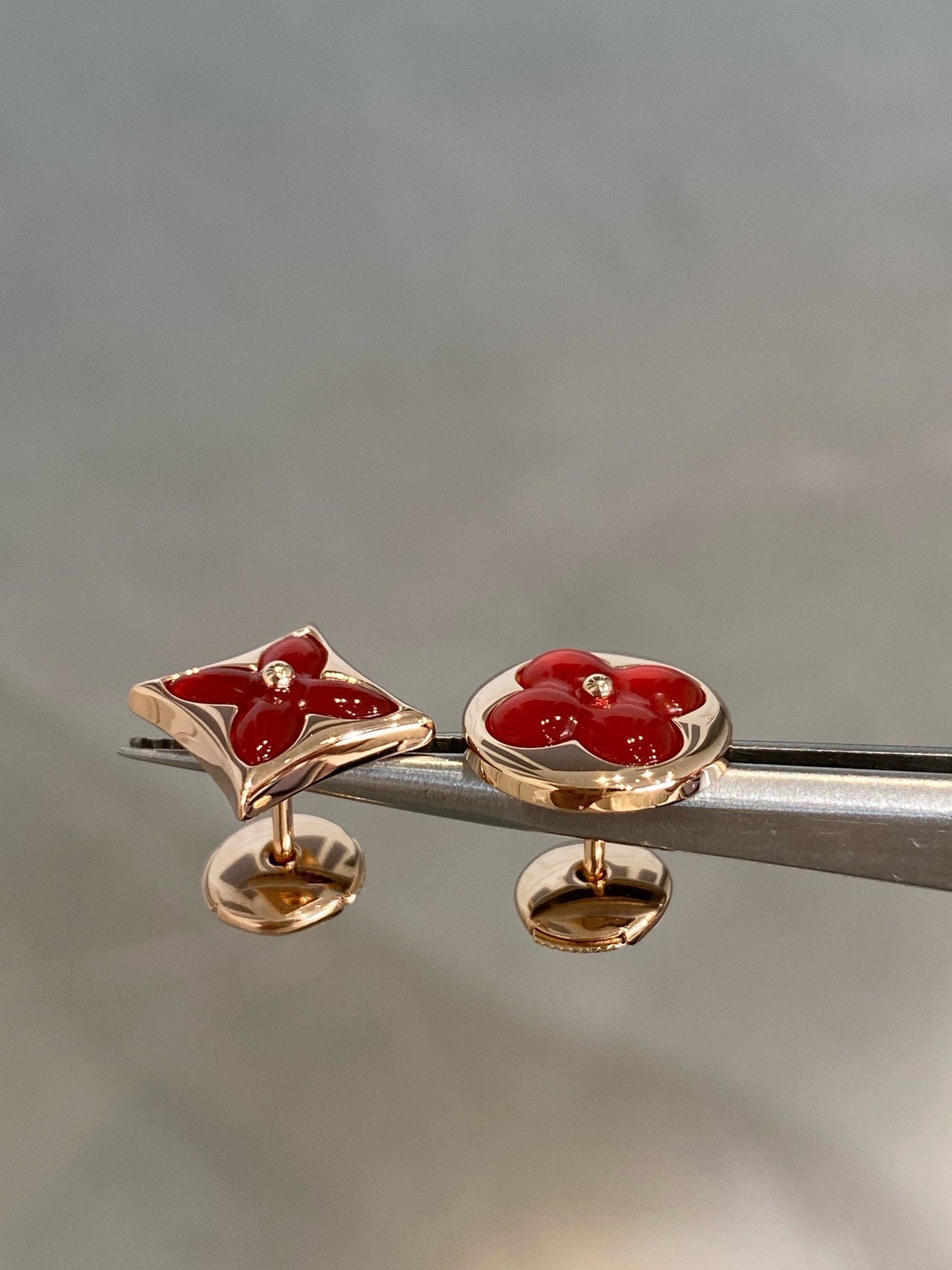 [Zalyn]STAR AND SUN ROSE GOLD CARNELIAN STUD EARRINGS
