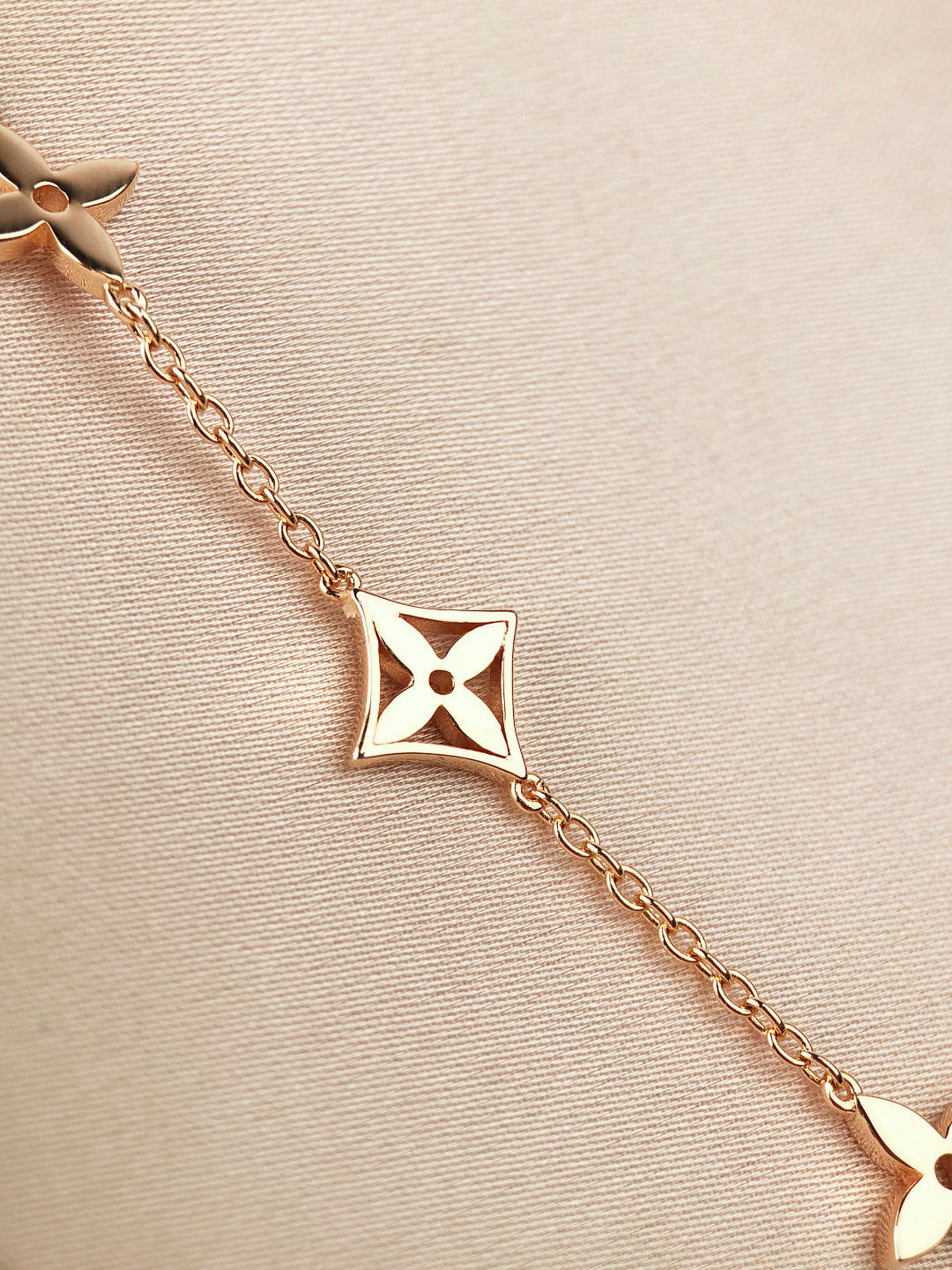 [Zalyn]STAR AND SUN 7 MOTIFS GOLD BRACELET