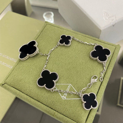[Zalyn Jewelry ]CLOVER 5 MOTIFS SIVLER ONYX BRACELET