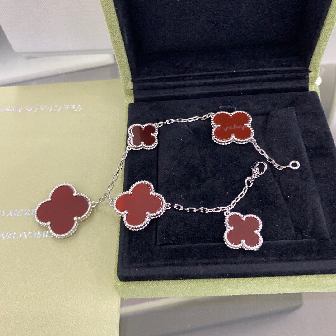 [Zalyn Jewelry ]CLOVER 5 MOTIFS SIVLER CARNELIAN BRACELET