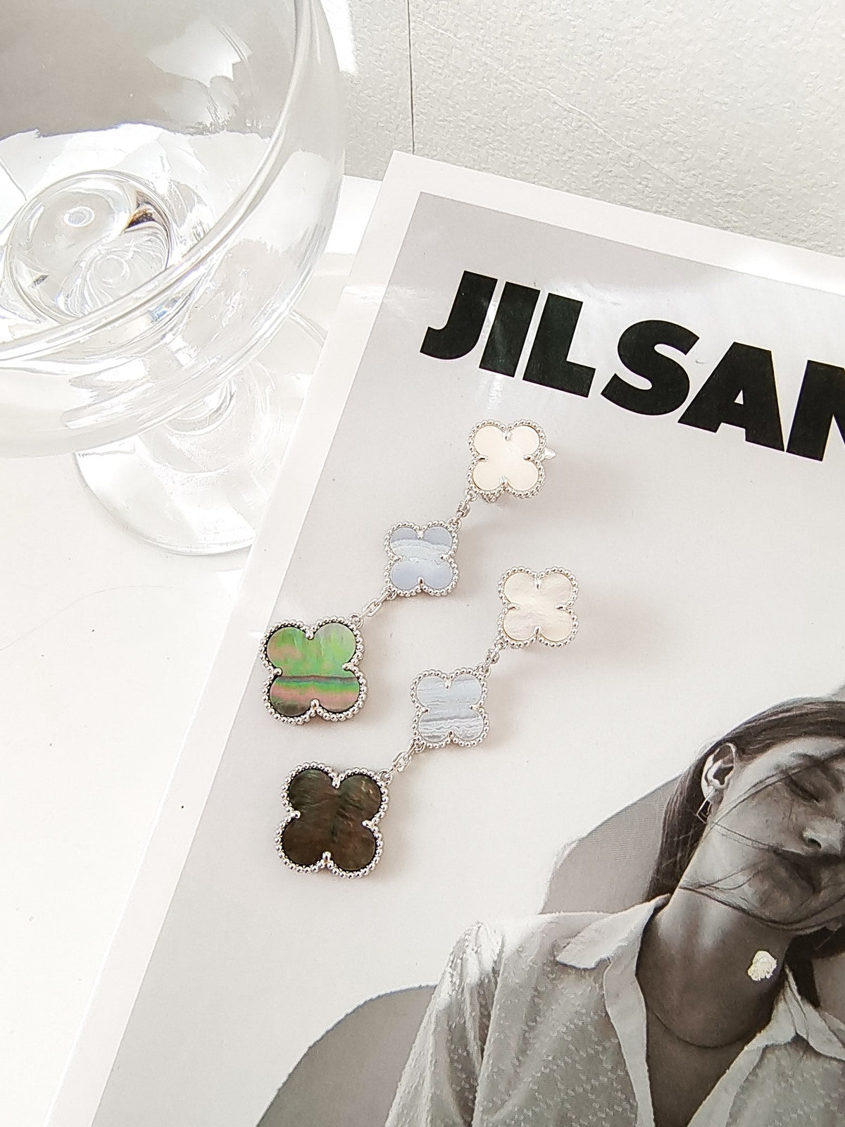 [Zalyn Jewelry ]CLOVER 3 MOTIFS CHALCEDONY DARK MOP SILVER EARRINGS
