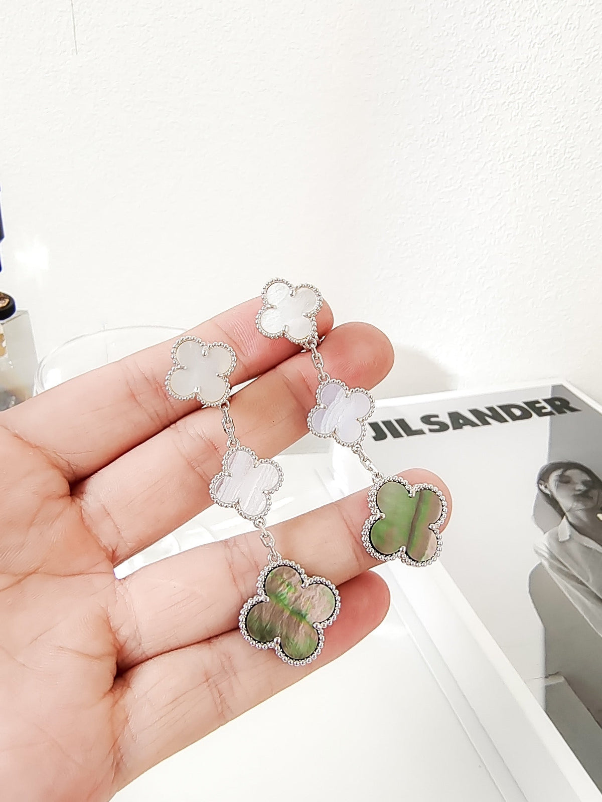 [Zalyn Jewelry ]CLOVER 3 MOTIFS CHALCEDONY DARK MOP SILVER EARRINGS