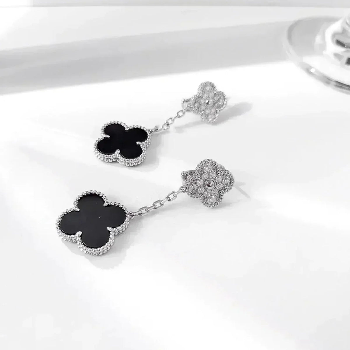 [Zalyn Jewelry ]CLOVER 2 MOTIFS  DIAMOND ONYX EARRINGS SILVER