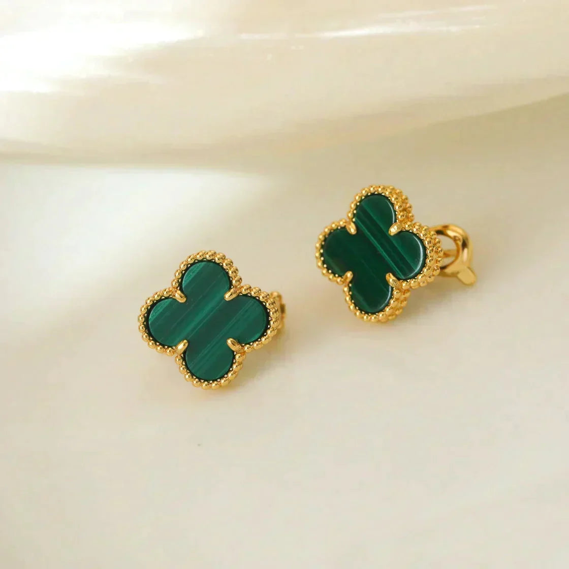 [Zalyn Jewelry ]CLOVER MEDIUM 1 MOTIFS MALACHITE  EARRINGS