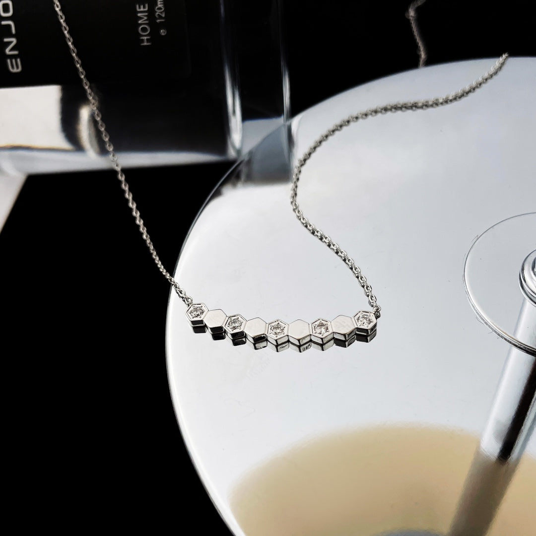 [Zalyn]BEE MY LOVE DIAMOND NECKLACE