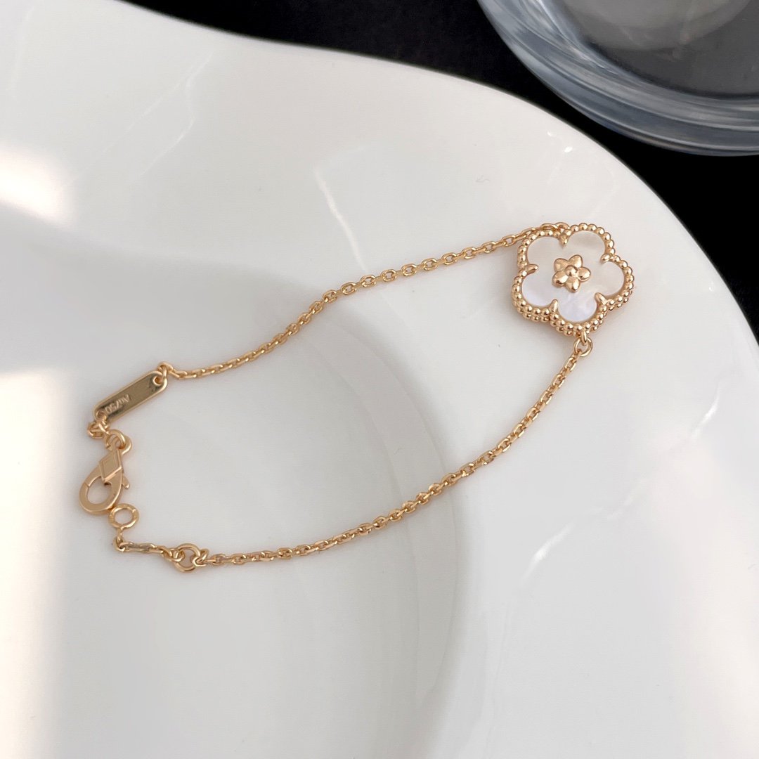 [Zalyn Jewelry ]LUCKY SPRING ROSE GOLD MOP BRACELET