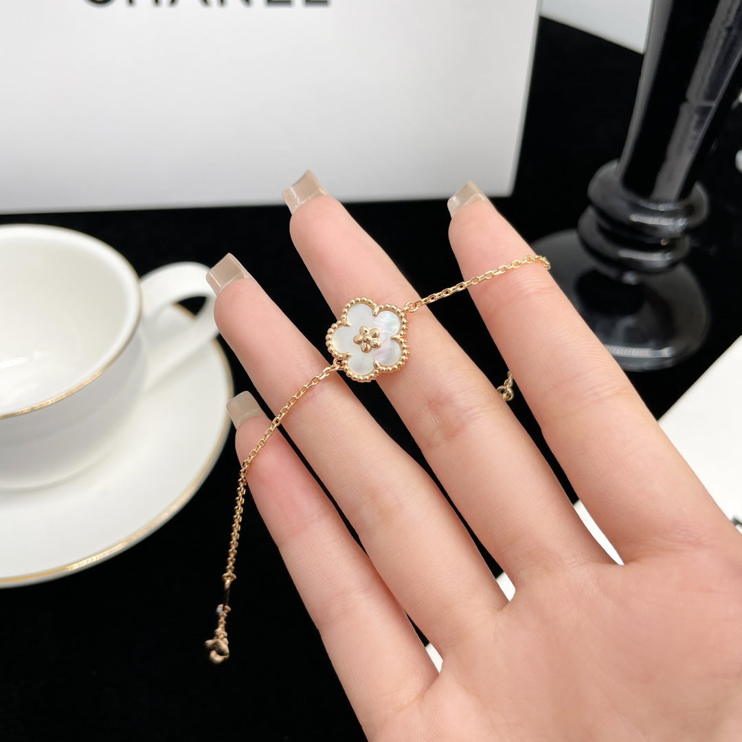 [Zalyn Jewelry ]LUCKY SPRING ROSE GOLD MOP BRACELET
