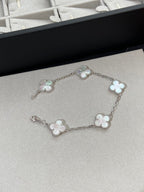 [Zalyn Jewelry ]CLOVER WHITE PEARL MOP 5 MOTIF BRACELET COLLECTION