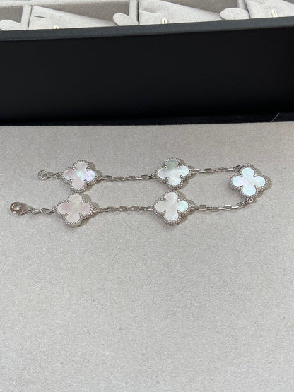 [Zalyn Jewelry ]CLOVER WHITE PEARL MOP 5 MOTIF BRACELET COLLECTION