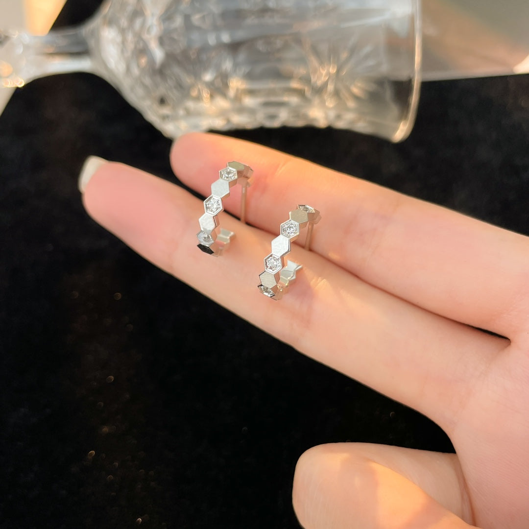 [Zalyn]BEE LOVE DIAMOND HOOP EARRINGS