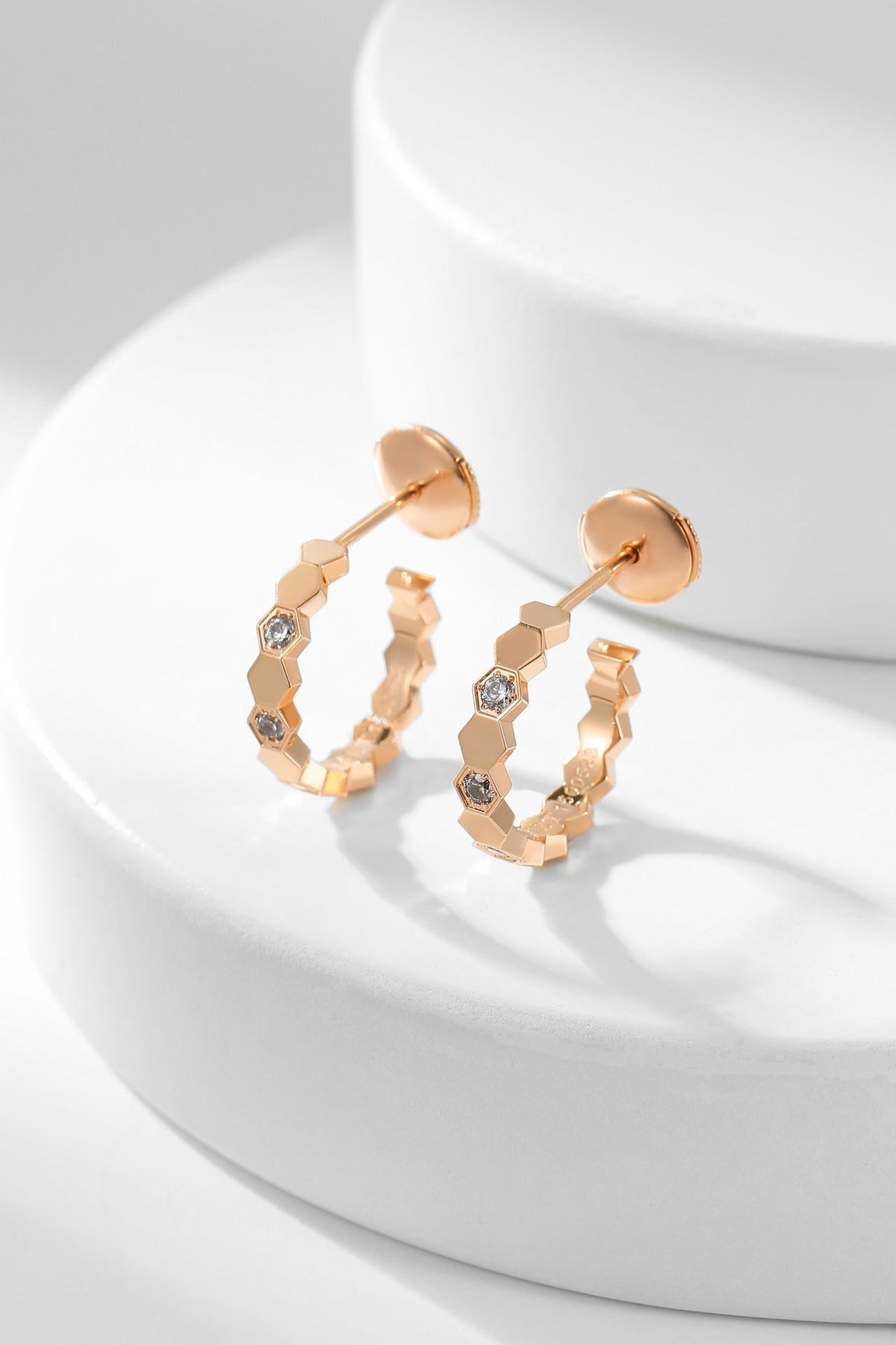[Zalyn Jewelry ]BEE LOVE DIAMOND HOOP EARRINGS