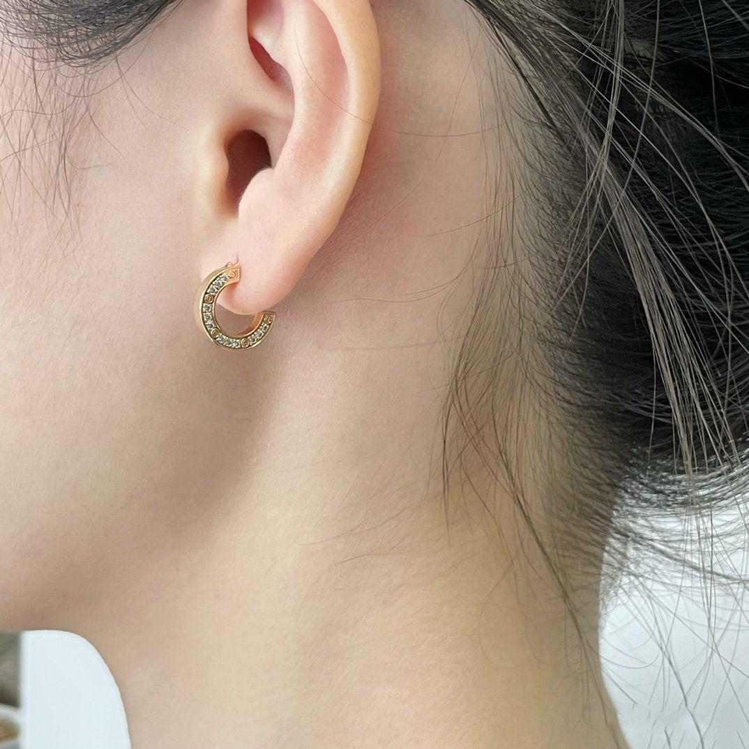 [Zalyn Jewelry ]LOVE DIAMOND EARRINGS