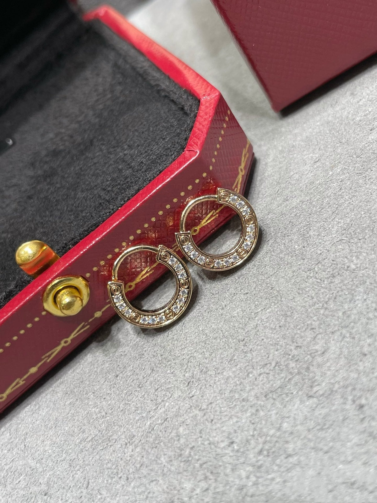 [Zalyn Jewelry ]LOVE DIAMOND EARRINGS