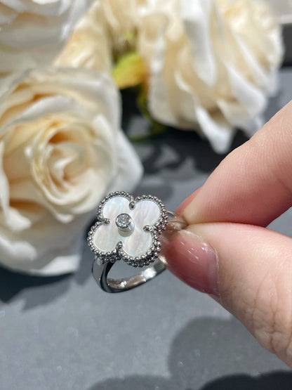 [Zalyn Jewelry ]CLOVER SILVER MOP DIAMOND RING