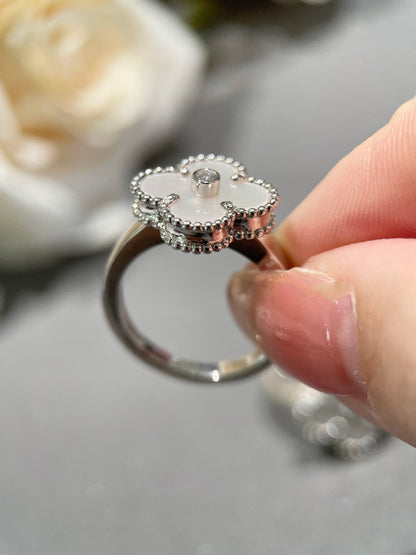 [Zalyn Jewelry ]CLOVER SILVER MOP DIAMOND RING