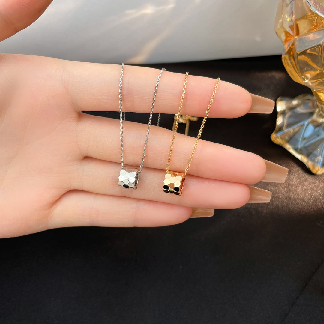 [Zalyn]BEE MINI NECKLACE