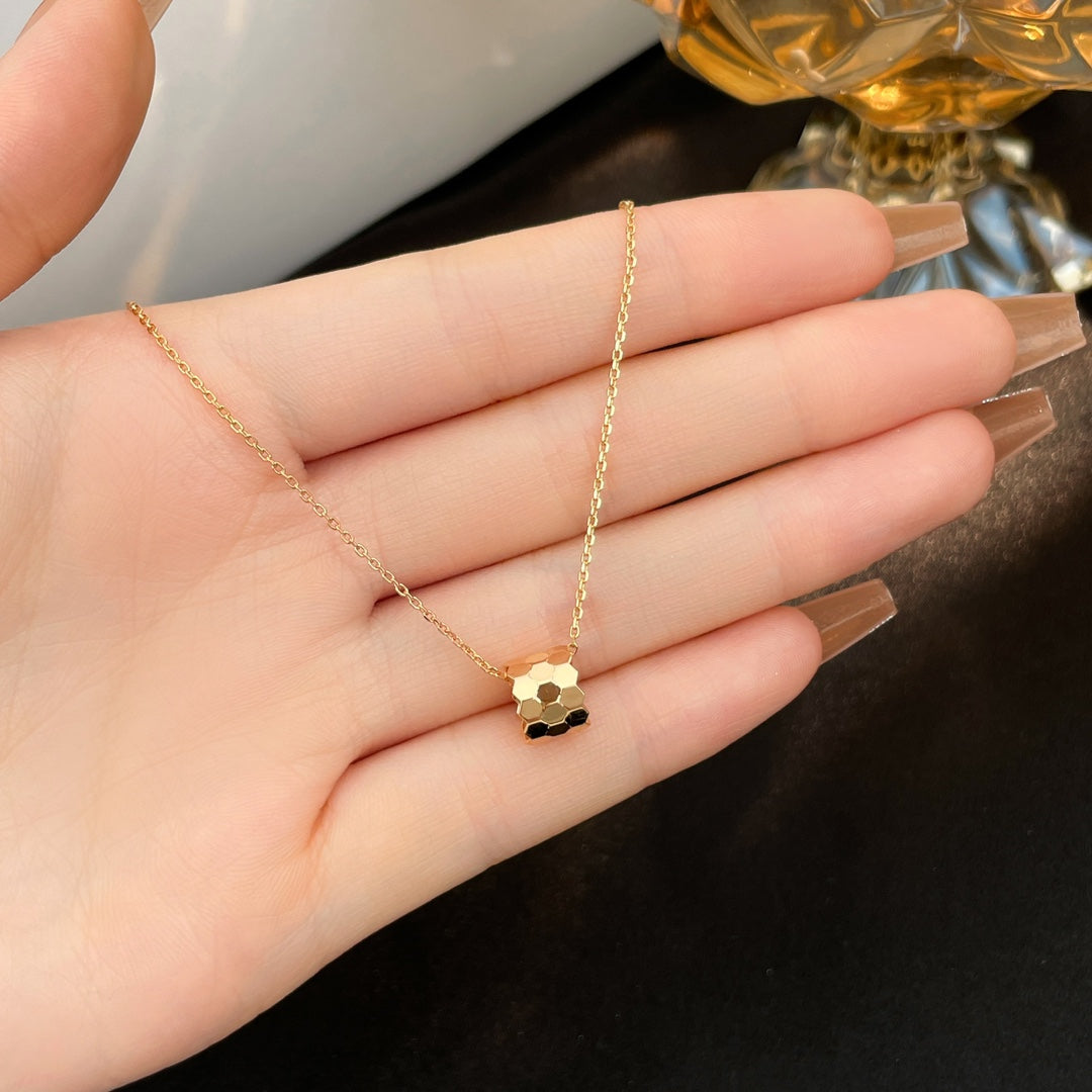 [Zalyn]BEE MINI NECKLACE