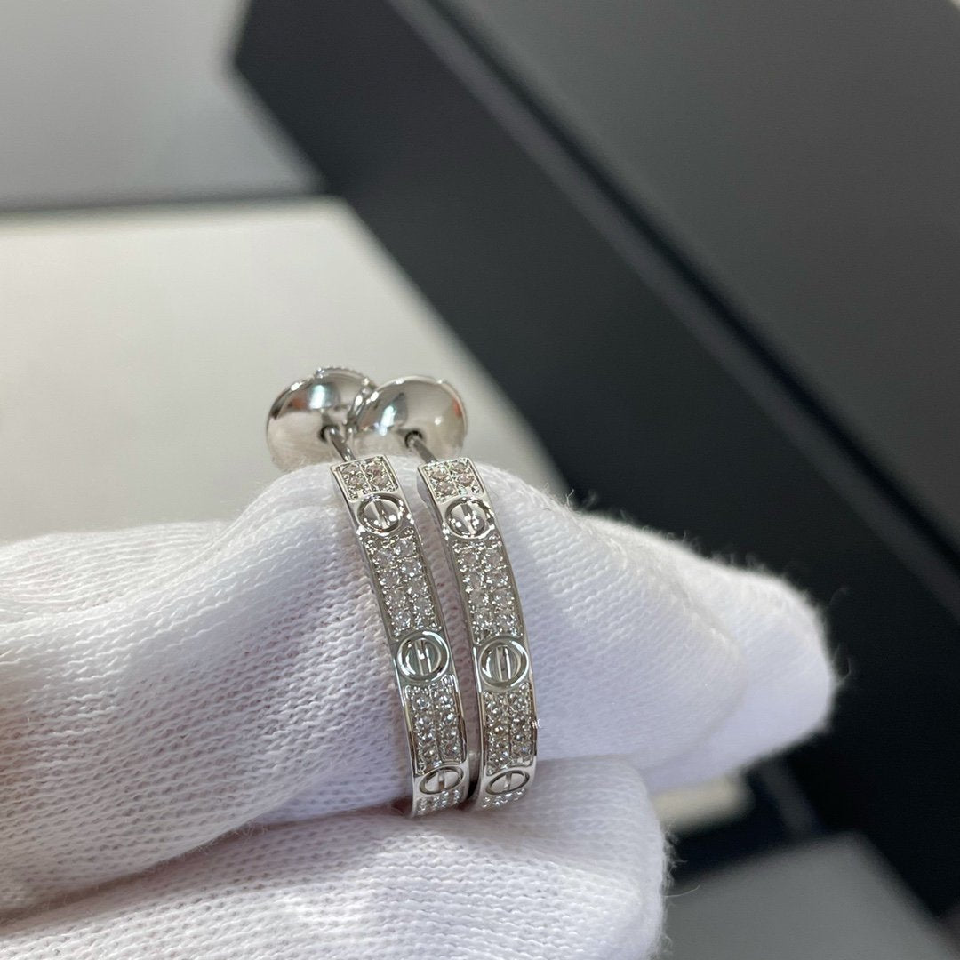 [Zalyn Jewelry ]LOVE DIAMOND SILVER HOOP EARRINGS