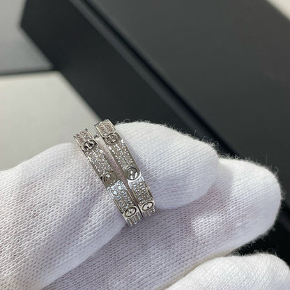 [Zalyn Jewelry ]LOVE DIAMOND SILVER HOOP EARRINGS
