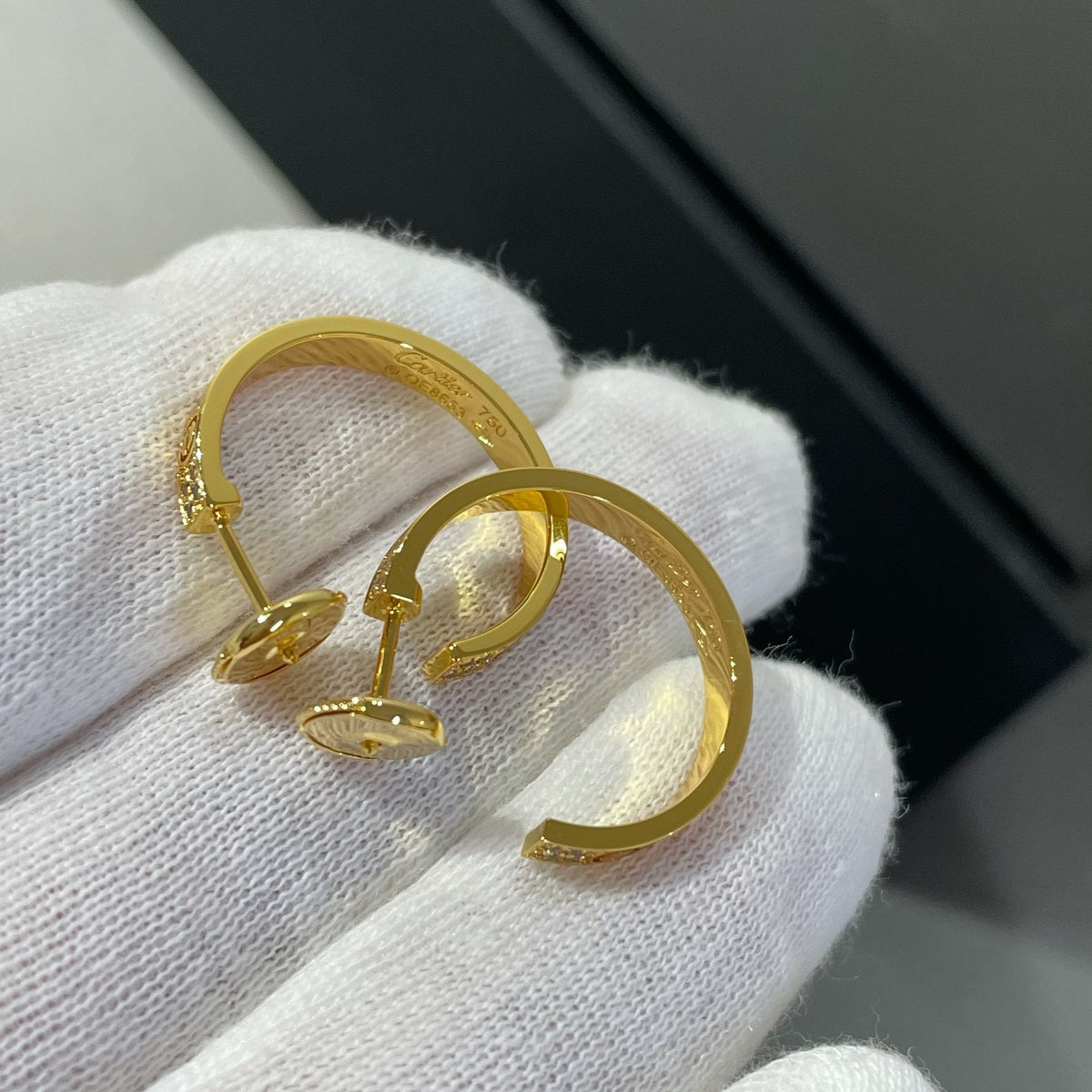 [Zalyn Jewelry ]LOVE DIAMOND GOLD HOOP EARRINGS