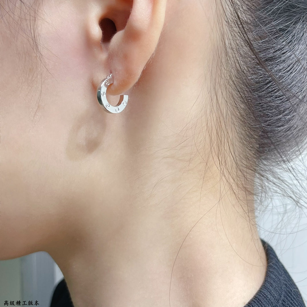 [Zalyn Jewelry ]LOVE MINI EARRINGS
