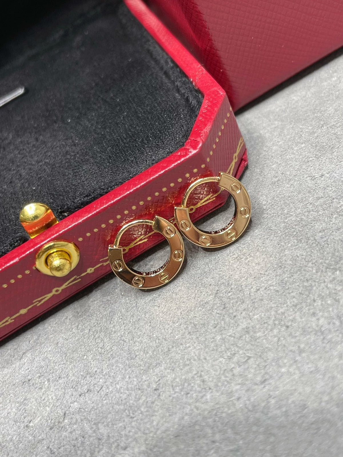 [Zalyn Jewelry ]LOVE MINI EARRINGS