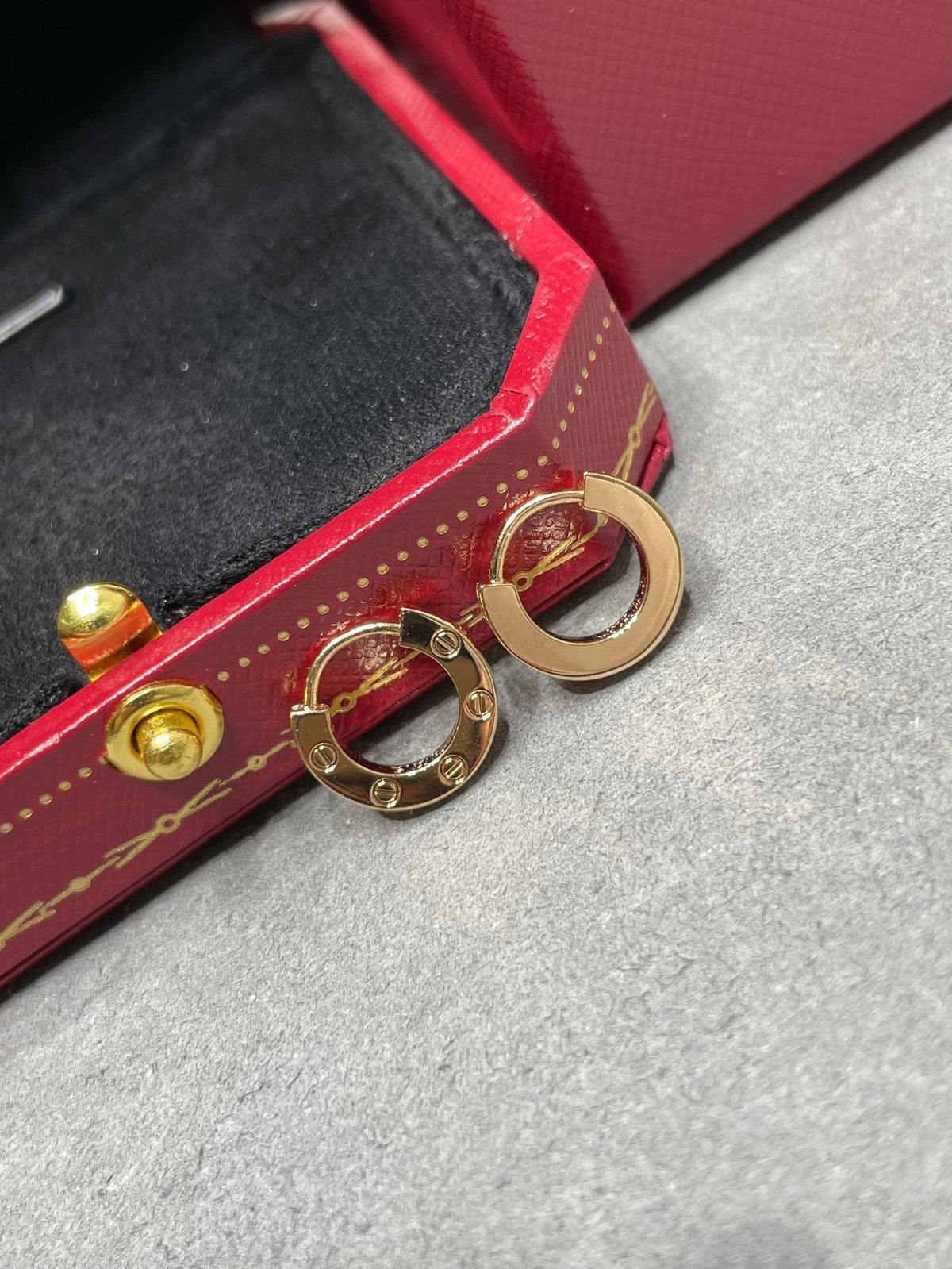 [Zalyn Jewelry ]LOVE MINI EARRINGS
