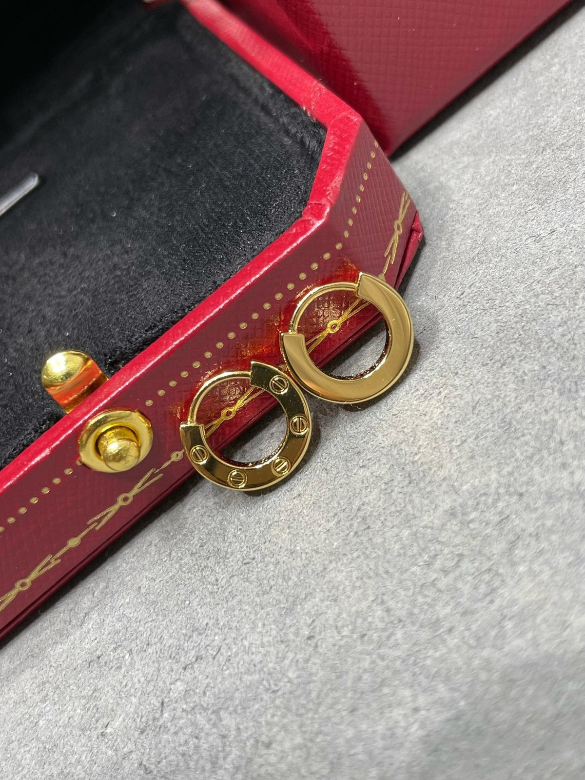 [Zalyn Jewelry ]LOVE MINI EARRINGS