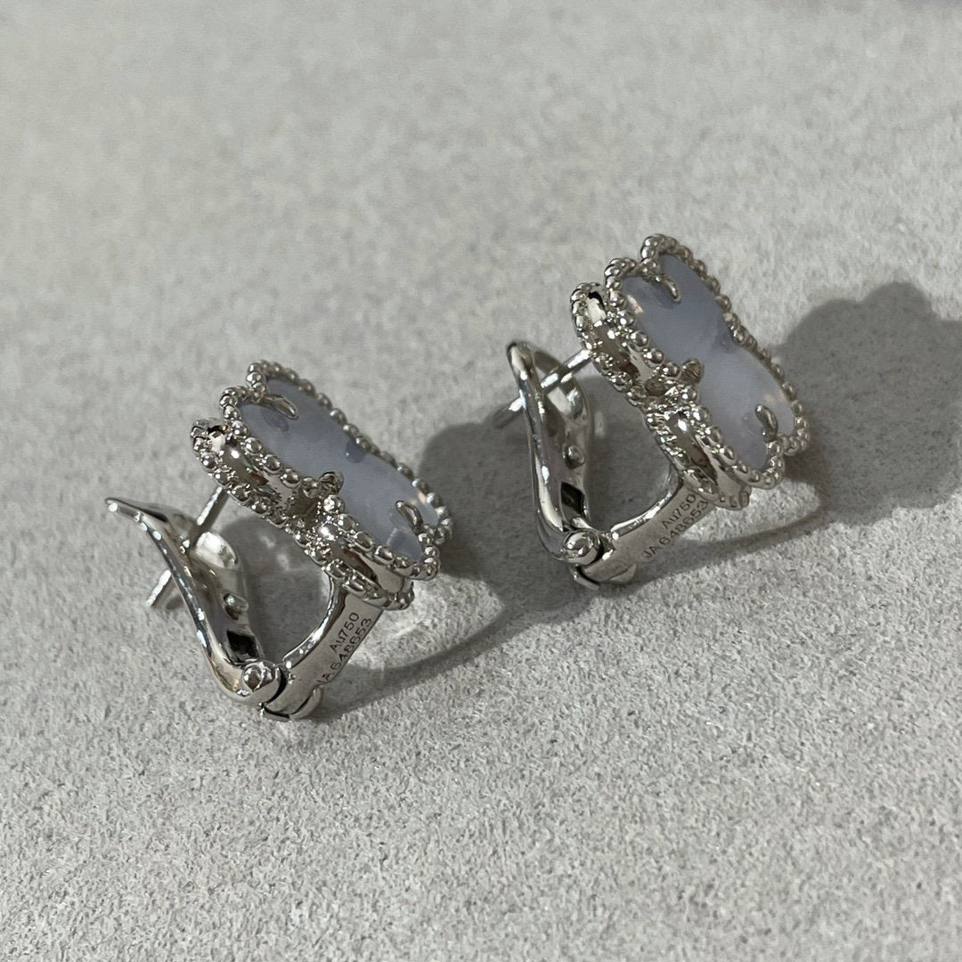 [Zalyn Jewelry ]CLOVER CHALCEDONY SILVER STUD EARRINGS