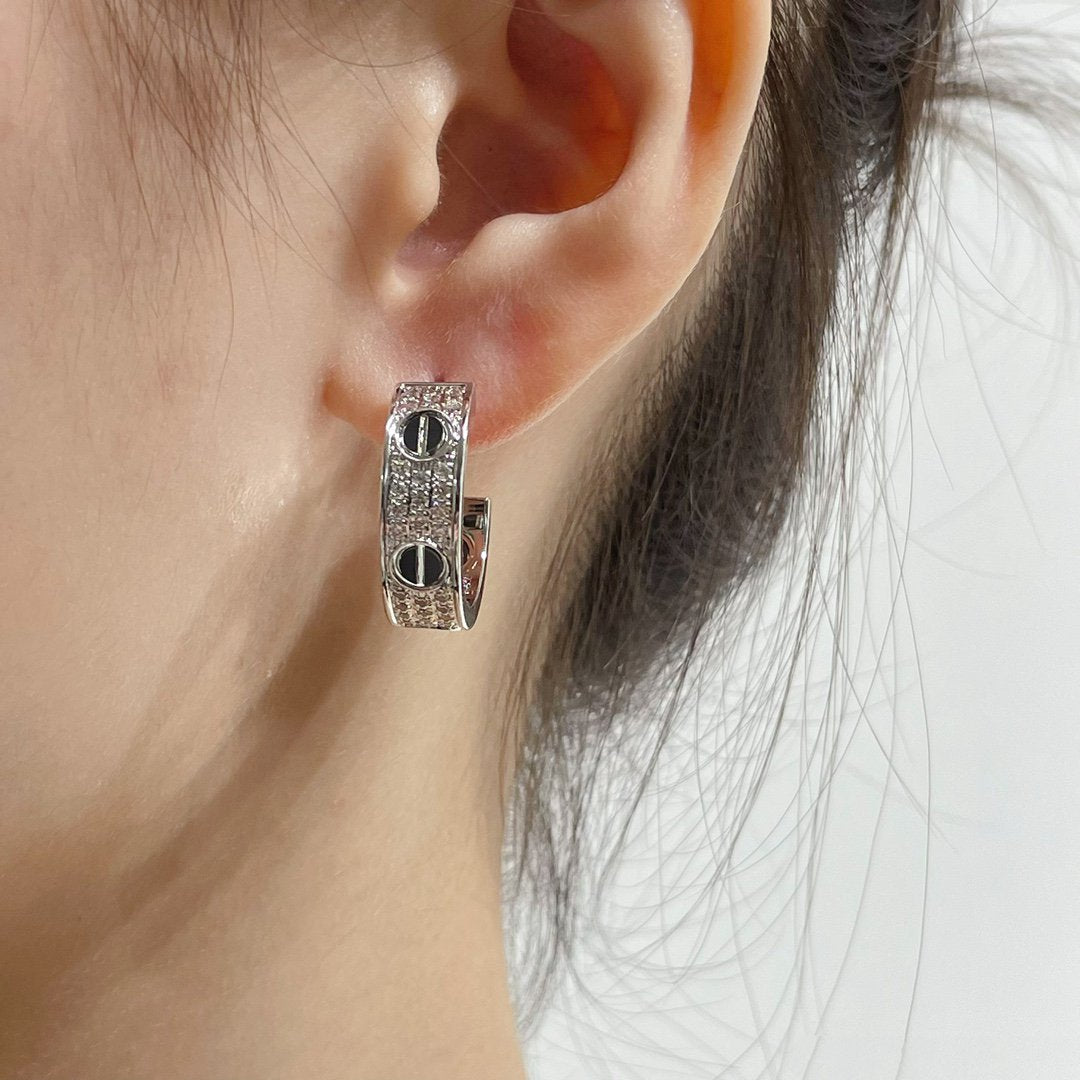 [Zalyn Jewelry ]LOVE CERAMIC DIAMOND PAVED SILVER EARRINGS