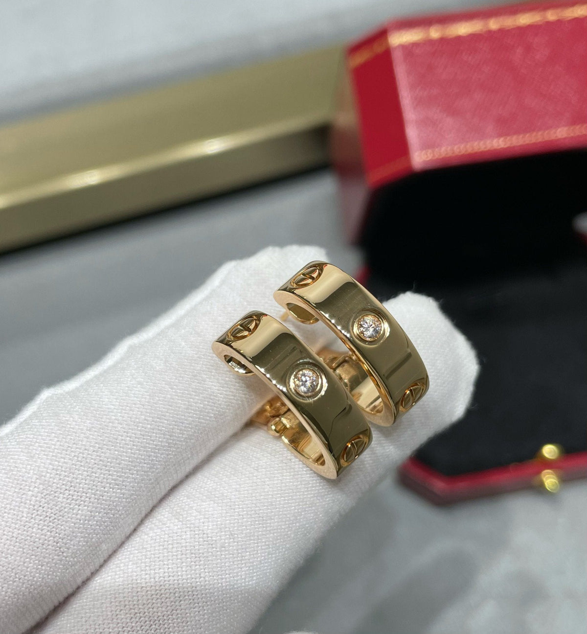 [Zalyn Jewelry ]LOVE 5.5MM 1 DIAMOND EARRINGS