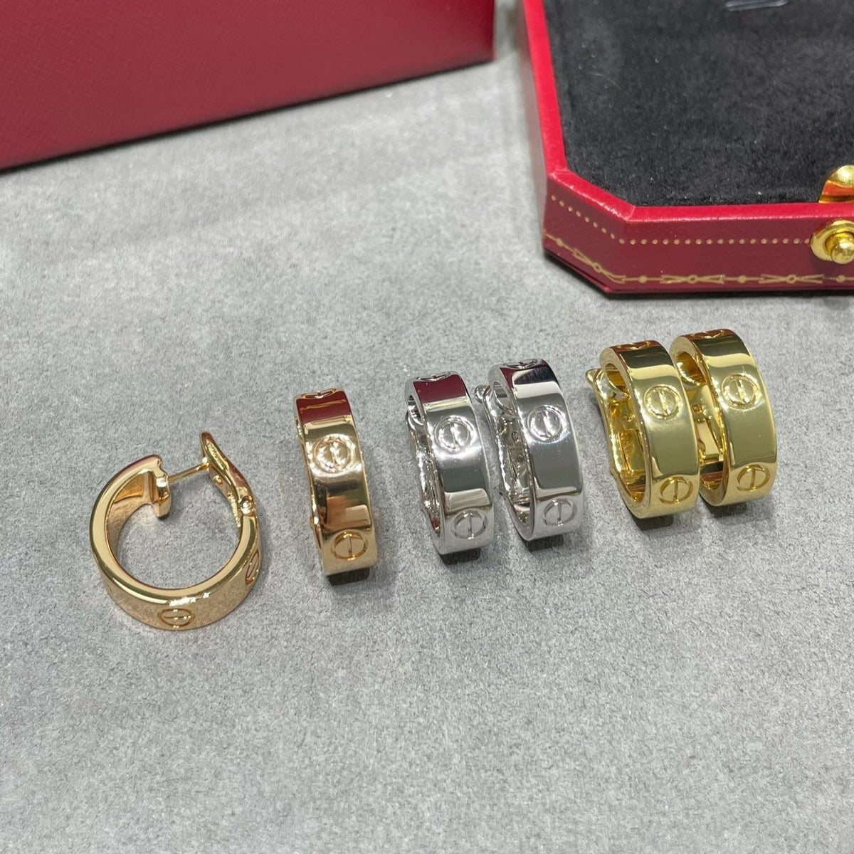 [Zalyn Jewelry ]LOVE 5.5MM EARRINGS
