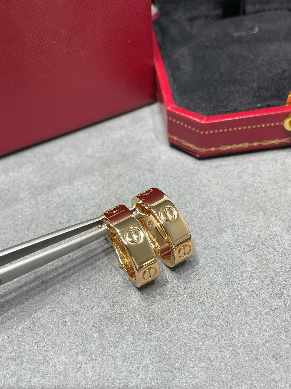 [Zalyn Jewelry ]LOVE 5.5MM EARRINGS