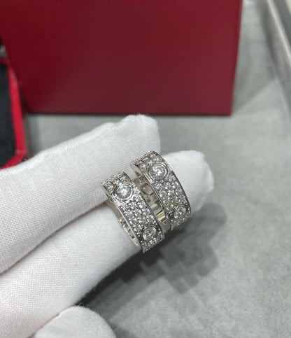 [Zalyn Jewelry ]LOVE 5.5MM DIAMOND PAVED EARRINGS