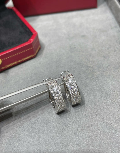 [Zalyn Jewelry ]LOVE 5.5MM DIAMOND PAVED EARRINGS