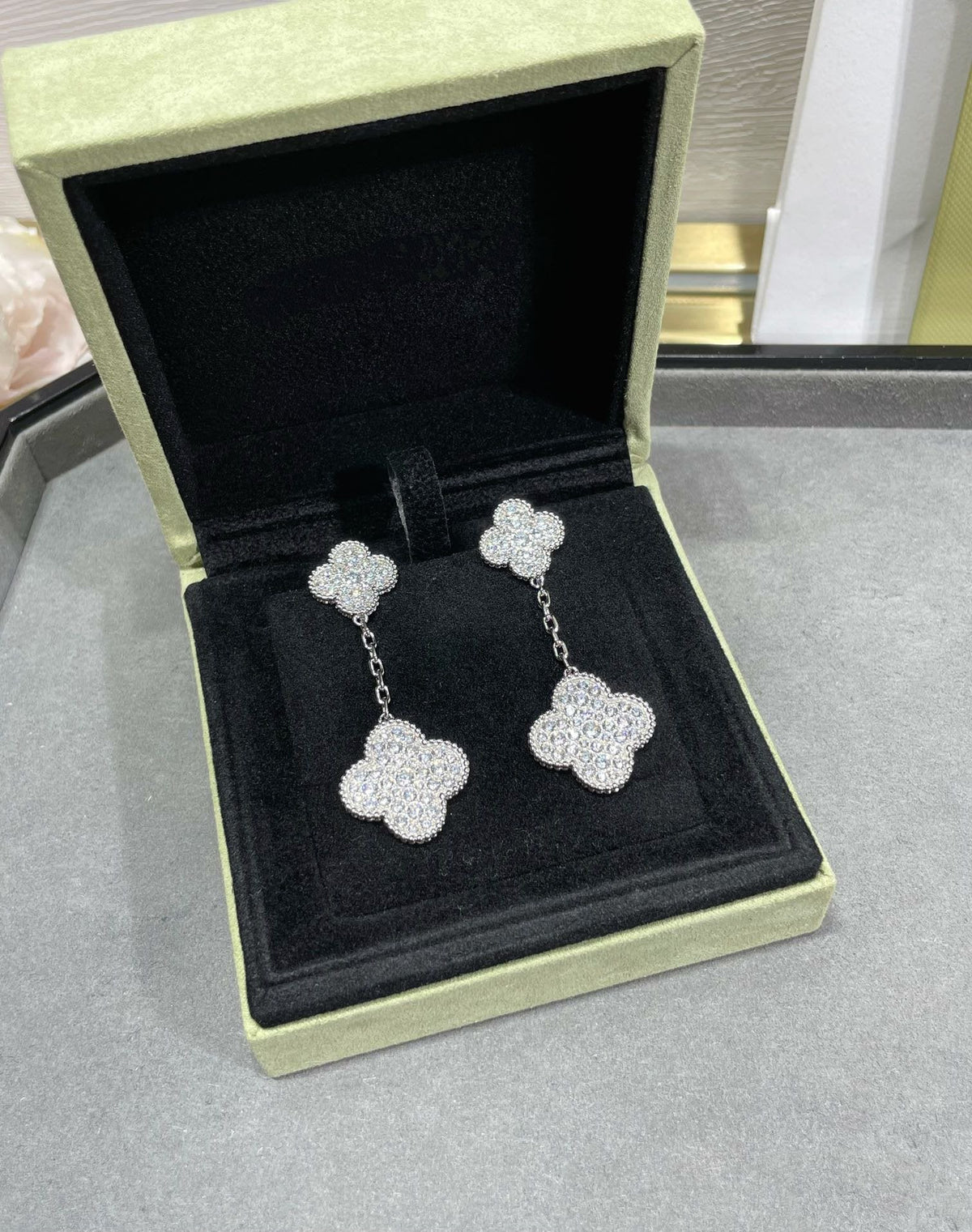[Zalyn Jewelry ]CLOVER 2 MOTIFS DIAMOND PAVED SILVER EARRINGS