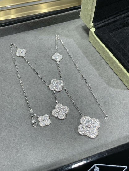 [Zalyn Jewelry ]CLOVER 6 MOTIF DIAMOND PAVED NECKLACE