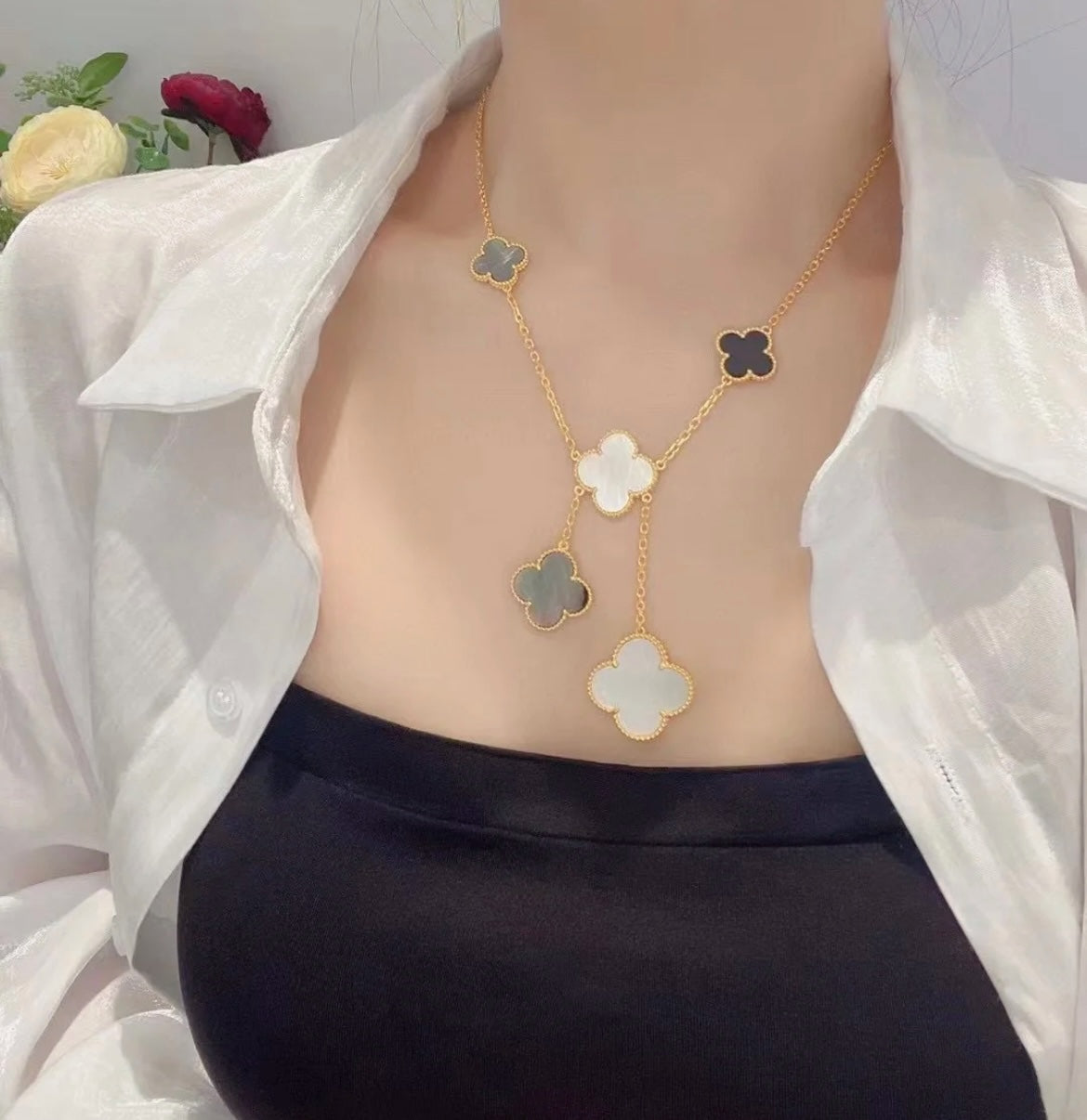 [Zalyn Jewelry ]CLOVER 6 MOTIF MOP ONYX GOLD NECKLACE