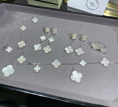 [Zalyn Jewelry ]CLOVER 5 MOTIF WHITE MOP SILVER BRACELET